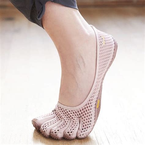 6 best yoga shoes for women with arch support avoid foot fungus