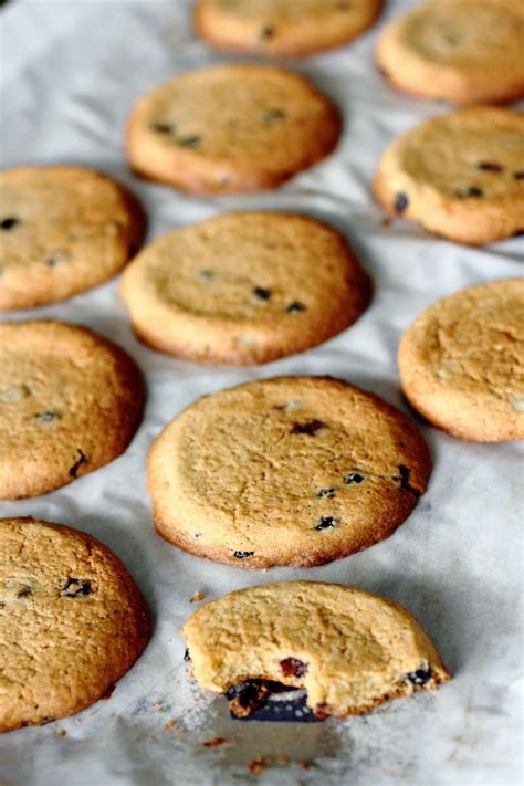 Spread the lemon glaze on the cooled cookies and garnish with finely grated lemon zest. Lemon Blueberry Cookies | Lemon blueberry cookies, Sweet ...