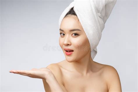 Portrait Beautiful Asian Woman Wow Surprised And Pointing Hand To The