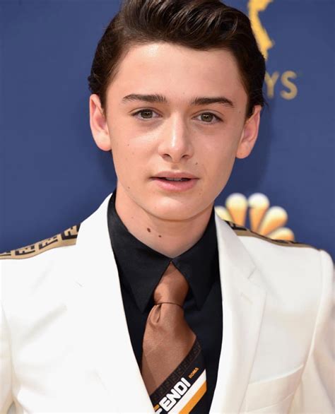 Noah Schnapp How Old Is He Check Out His Instagram Net Worth