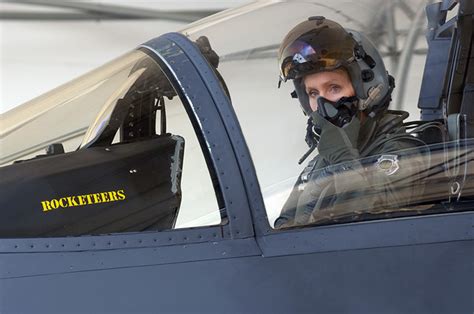 米空軍初の女性戦闘機パイロットが第 57 航空団で初の女性指揮官に ミリブロnews