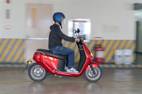 Unfortunate for the average and everyday electric scooter driver most insurance companies do not cover the price of an eletric scooters and see it only as most states now require that you have your scooter insured. Electric Scooter Review: Ecooter E2L | C! Magazine