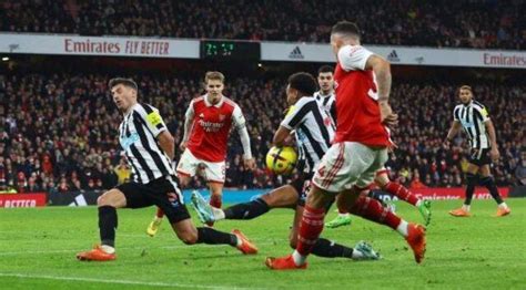 gabriel magalhaes expresses anger on twitter after a penalty was not given to arsenal football