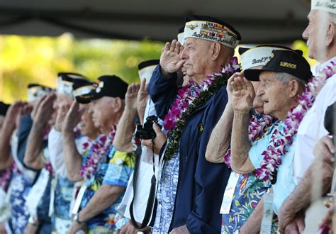 Slideshow At Pearl Harbor Honoring The Few Survivors The Many