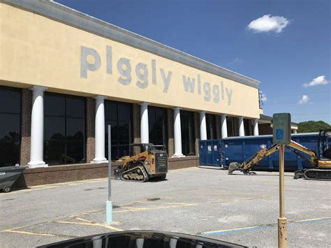 Former Charleston Piggly Wiggly Store Will Soon Be A Pile Of Rubble