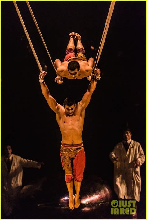 Jeremy Renner Goes Under The Big Top At Cirque Du Soleil S Kurios Show Photo