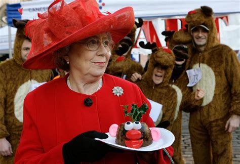 O Sosie A Reginei Elisabeta A Ii A Renunță La Slujbă După 34 De Ani