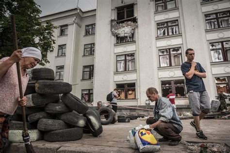 Ukraine Pushes Back As Rebels Attack In The East The New York Times