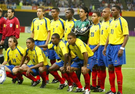 El astro brasileño no dudo y marcó el primer gol para la selección brasileña en el estadio defensores del chaco. Los 8 datos del debut de Ecuador en el Mundial 2002 ...