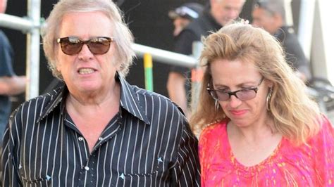 Don Mcleans Wife Files For Divorce Following Singers Arrest For Domestic Assault