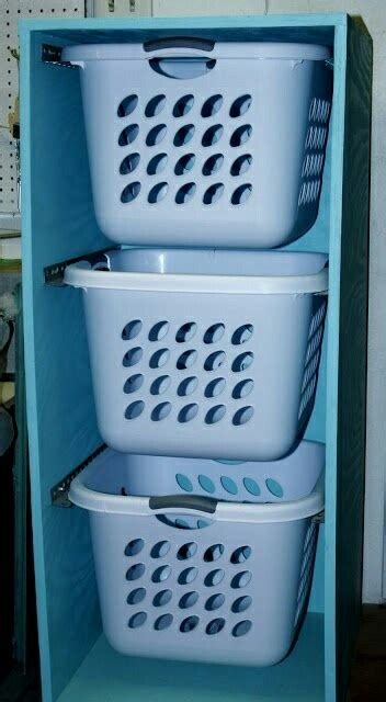 Next grab your second container and fill it half ways with room temperature water and the rest with your vinegar and then stir the 2 liquids together. 18 Dorm Decor ideas - A Little Craft In Your DayA Little ...