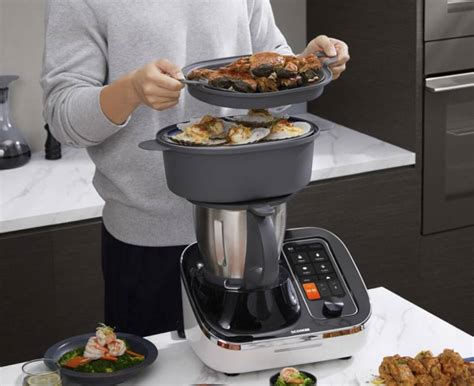 The machine can knead the dough over an area of . Xiaomi lanza un nuevo robot de cocina que podrás controlar ...