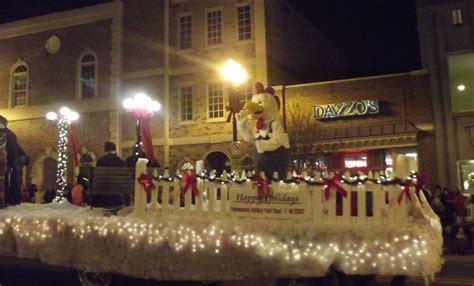 Every year we build a small parade float for our staff to take part in the christmas parade in our town. Knoxville Christmas Parade 2011: Top Ten Floats! | Inside ...