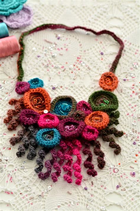 The powerhouse museum is presenting the sydney hyperbolic crochet coral reef, an installation by the in stitches collective. Crochet Coral Necklace | AllFreeCrochet.com