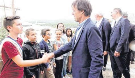 Bonifacio regresó a hesse y como primera medida, se propuso arrancar de raíz las supersticiones en el año 731, el papa gregorio iii, sucesor de gregorio ii, mandó a san bonifacio el nombramiento. A Bonifacio, Nicolas Hulot ouvre les vannes de l'économie ...