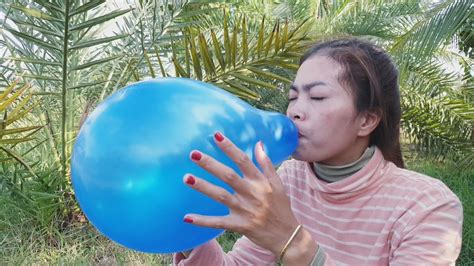 Balloon Blowing Learn Colors Outdoor Fun Youtube