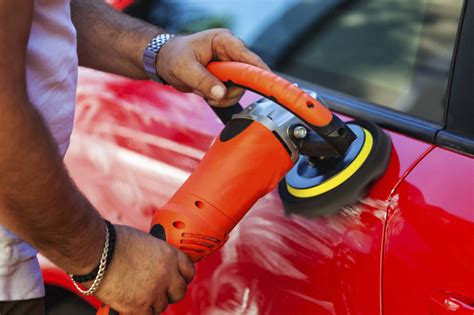 Over time, your paint gets faded and dull, losing some of that new car shine it had when you first got it. How to Wax a Car With a Buffer