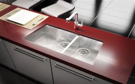 La pose se fait directement sous le plan de travail. Evier de cuisine sous plan: l'avenir des cuisines moderne?