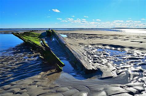 The jersey shore may conjure up images of tacky casinos and fake tans, but this park brings 10 miles of unspoiled barrier islands. 7 Top-Rated Beaches near Portland, Maine | PlanetWare