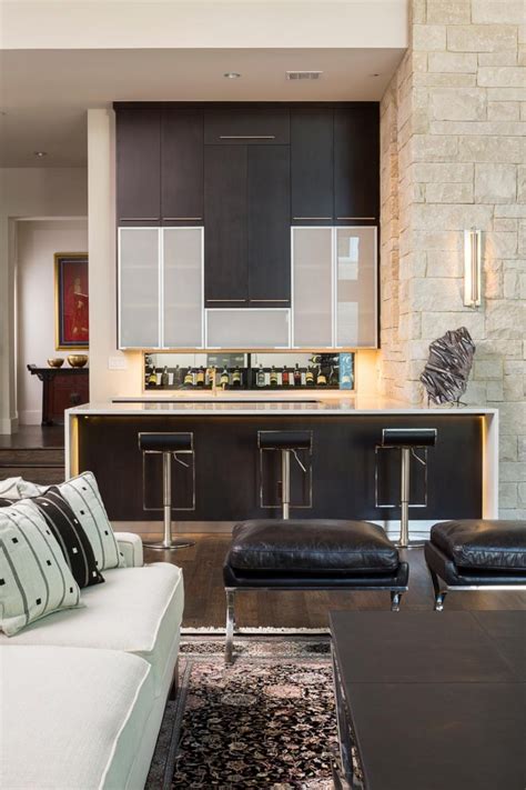 Unfortunately, many owners or carpenters really don't know how to build a bar that works and is functional. 35 Chic Home Bar Designs You Need to See to Believe
