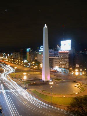 A metros del obelisco, cerca del distrito financiero y de los principales puntos turísticos y culturales de la ciudad. Argentina