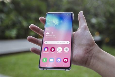 As is hands in malay? Samsung Galaxy S10 Plus review | Stuff