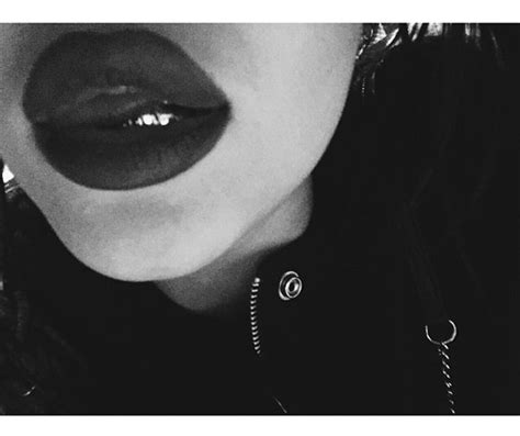 Kylie Jenner Posts Her Most Provocative Lip Selfie Yet Look