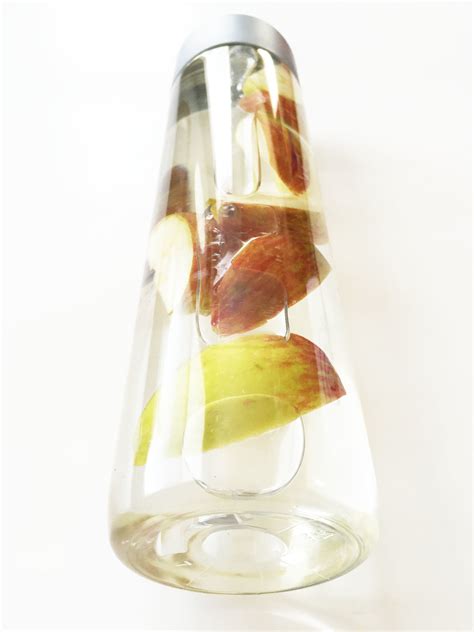 Apple Cinnamon Detox Water — The Skinny Fork