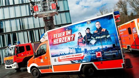 Hamburger Feuerwehr Wirbt Um Nachwuchs Ndr De Nachrichten Hamburg