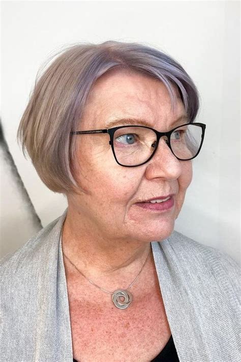 18 Short Hairstyles For Over 50 With Glasses And Round Faces Short
