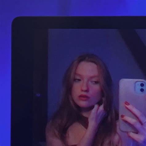 instagram inspo selfie dark wow 🤣🤣🤣🤣 in 2022 instagram inspo instagram need money