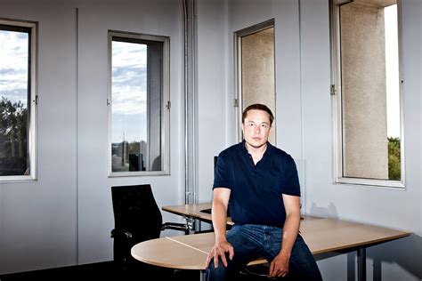 Musk is literally a book worm; Elon Musk Book Summary / Review - Key Takeaways | Hook Agency