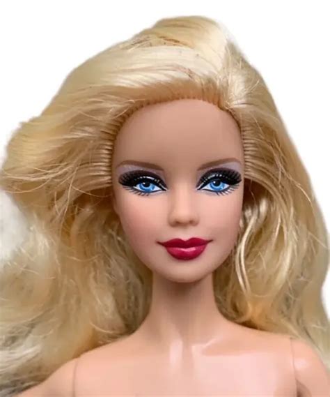 Barbie Doll Model Muse Body Red Lips Smokey Eyes Mackie Face Blonde
