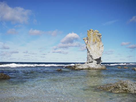 Gotland, also historically spelled gottland or gothland (/ˈɡɒθlənd/), is sweden's largest island. Die Inseln der Ostsee