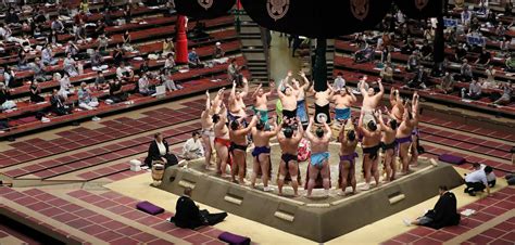 Limage Le Grand Retour Des Tournois De Sumo à Tokyo