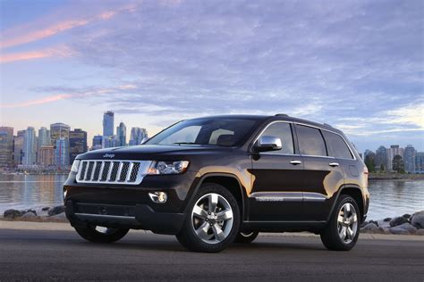 Ryan mcgee of dave dennis chrysler, jeep, dodge shows off the 2010 jeep grand cherokee limited and explains some of the features. 2010 Jeep Grand Cherokee Overland Summit | Top Speed