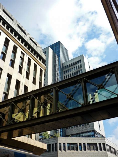 무료 이미지 건축물 하늘 햇빛 유리 시티 마천루 도시 풍경 도심 반사 경계표 정면 현대 사무실 건물