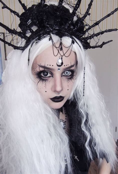 Amazing And Beautiful Halloween Angel Makeup Ideas The