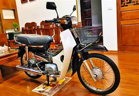 Feb 26, 2020 · west malaysia (sabah & sarawak) have cheaper roadtax to compensate with the quality of road that is not on par with peninsular malaysia. Harga Honda Dream (EX-5) Versi Thailand Boleh Cecah RM75k ...