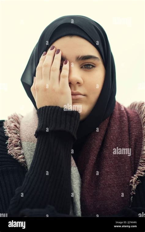 Teenager Muslim Tragen Hijab Fotos Und Bildmaterial In Hoher Auflösung Seite 3 Alamy