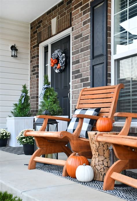 Anyhoo…we used fusion mineral paint and used my homeright max pro sprayer, an easy peasy way to paint an adirondack chair. Fall Front Porch Makeover with Buffalo Check and Pumpkins