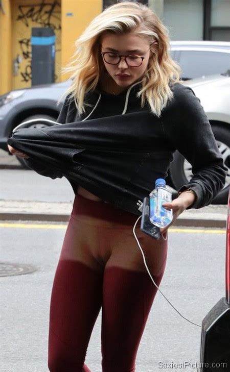 Chloe Grace Moretz Accidentally Flashes Pussy In Public Celebrity