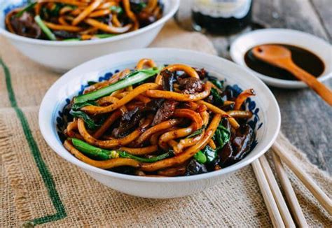 Heat the oil in a wok or heavy skillet on high heat and fry the pork for one minute or until done. Shanghai Fried Noodles (Cu Chao Mian) | Recipe in 2020 ...