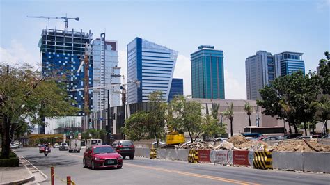 Перевод слова city, американское и британское произношение, транскрипция, словосочетания, однокоренные слова, примеры использования. Philippine's Leading Cities by Economic Expansion