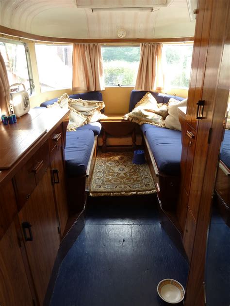 It allows you the comfort of your home while travelling to different vintage, retro or modern… designing a caravan is an extremely enjoyable process. 1940s / 50s Vintage Caravan - Interior | homer----simpson ...