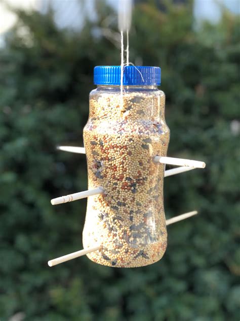 Plastic Bottle Bird Feeder Upcycle Challenge Blog Hop Momhomeguide Com