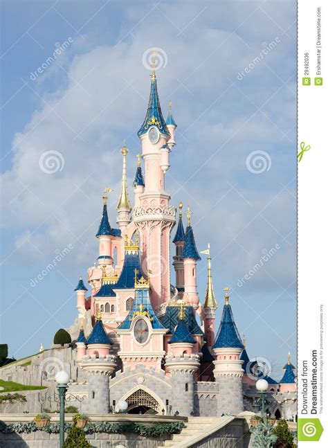 Walt disney studios park (0,3 km), disneyland park (0,3 km) und the disney gallery (0,4 km). Cinderella's Castle At Disneyland Paris, France Editorial ...