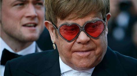 Elton John Slams Russian Cuts Of Gay Sex Scenes In Rocketman Malay Mail Youtube