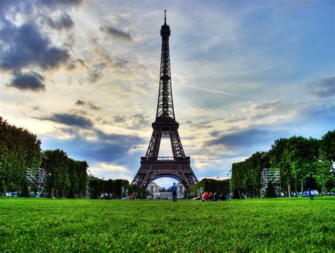 Parc des princes tour eiffel nuit. Tour Eiffel