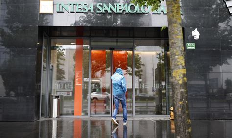 It was formed through the merger of banca intesa and sanpaolo imi in. Banka Intesa Sanpaolo lani s precej višjim dobičkom